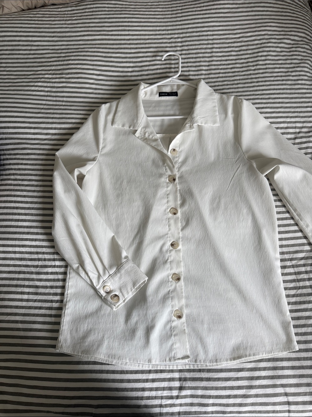 SHEIN White Textured Button-Front Blouse